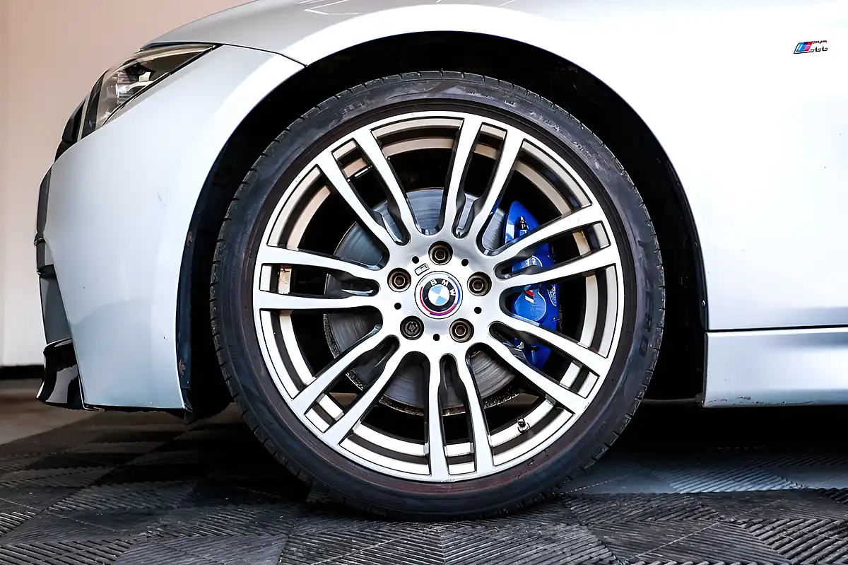 Used 2016 BMW 3 Series M Sport Touring Silver - Interior and Exterior details 16