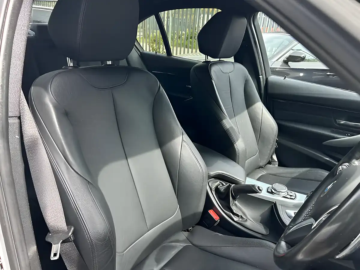 Used 2016 BMW 3 Series M Sport White - Interior and Exterior details 4