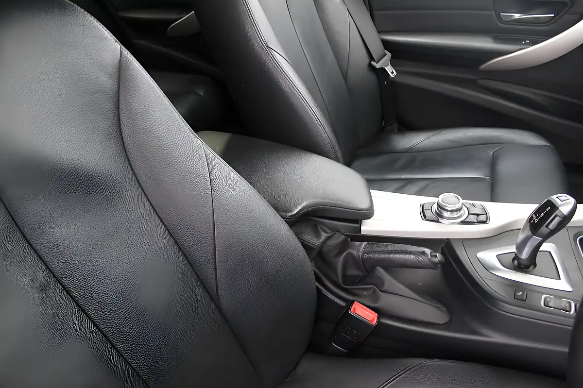 Used 2016 BMW 3 Series Se Silver - Interior and Exterior details 16