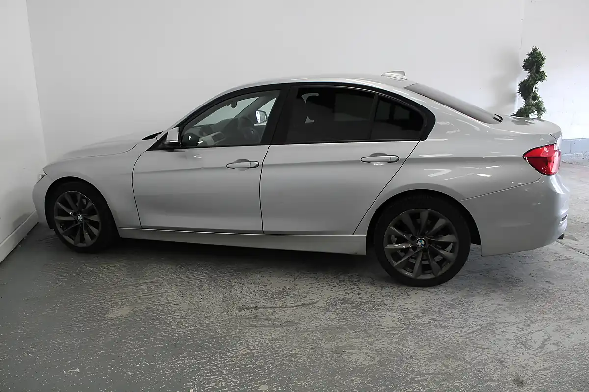 Used 2016 BMW 3 Series Se Silver - Interior and Exterior details 7