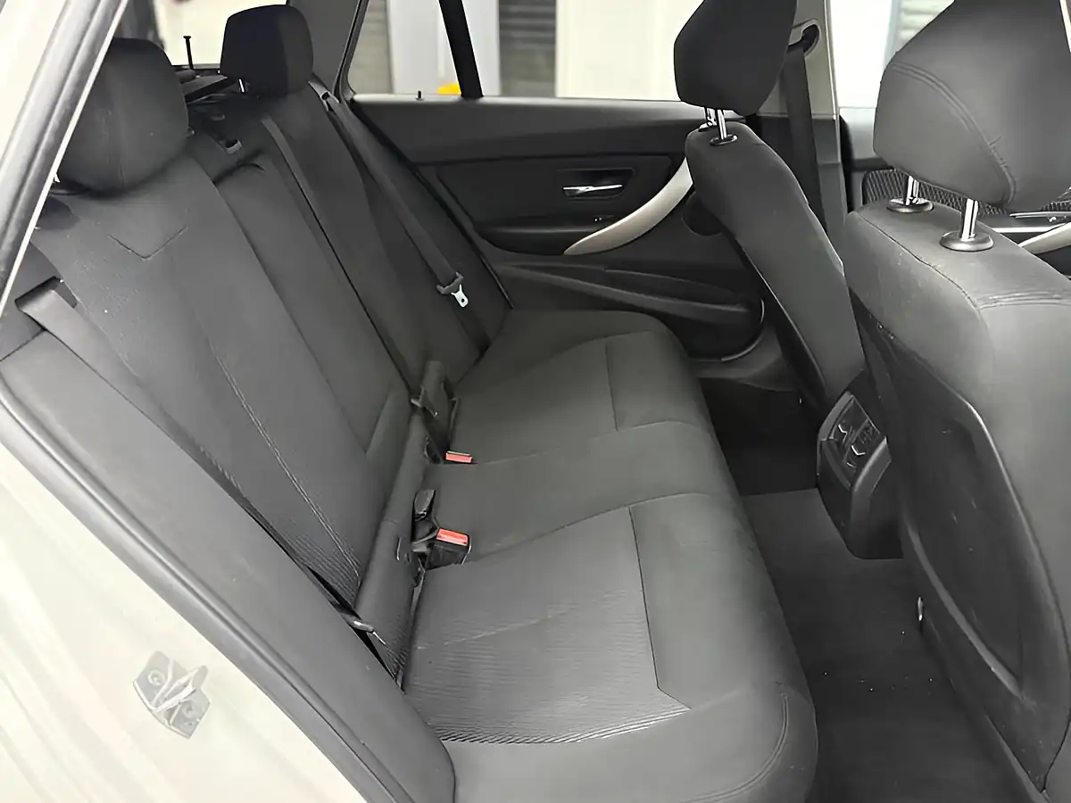 Used 2016 BMW 3 Series Se Touring Mineral White - Interior and Exterior details 12