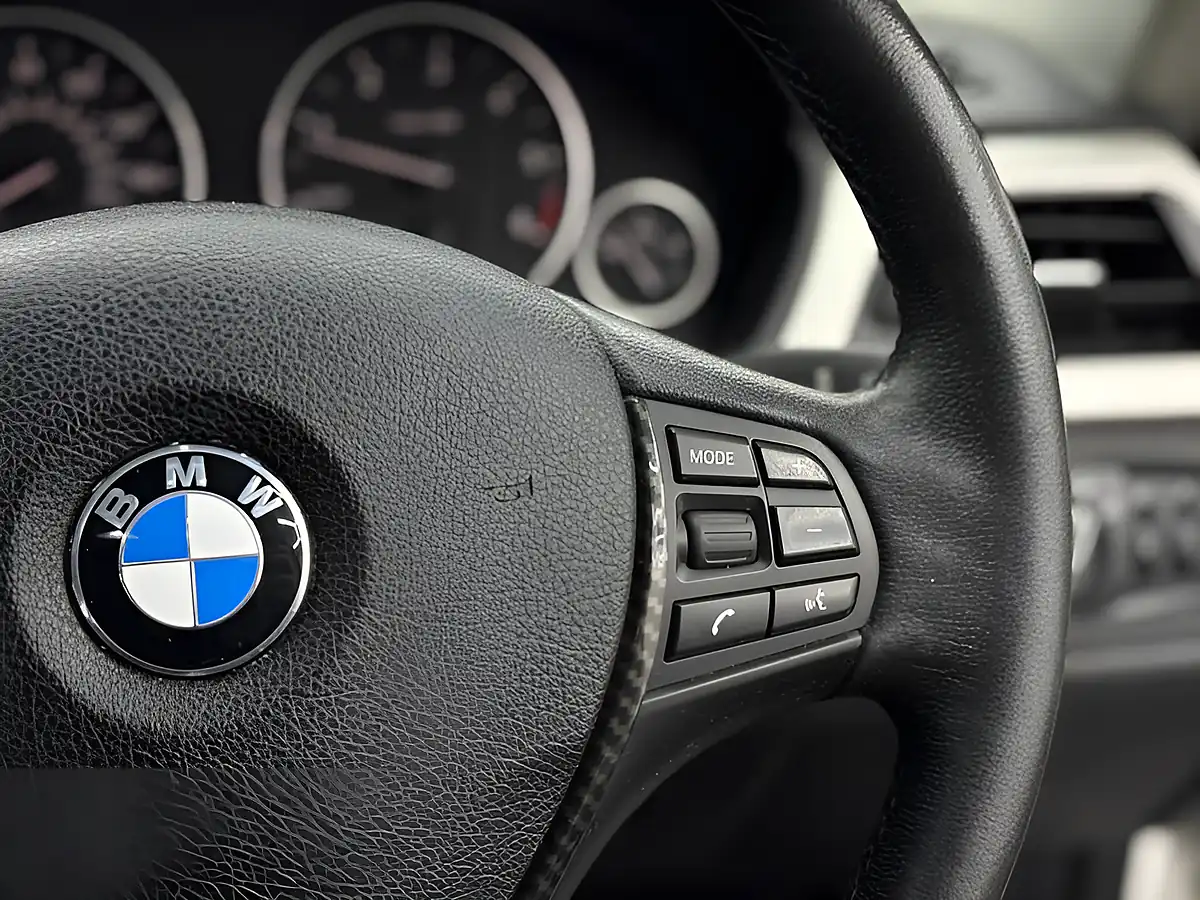 Used 2016 BMW 3 Series Se Touring Mineral White - Interior and Exterior details 13