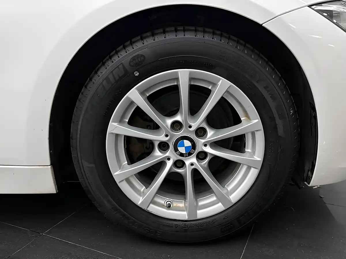 Used 2016 BMW 3 Series Se Touring Mineral White - Interior and Exterior details 15