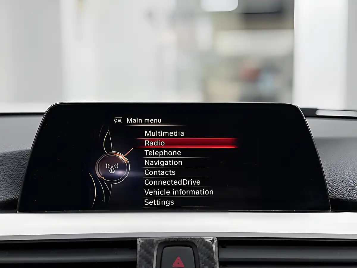 Used 2016 BMW 3 Series Se Touring Mineral White - Interior and Exterior details 16