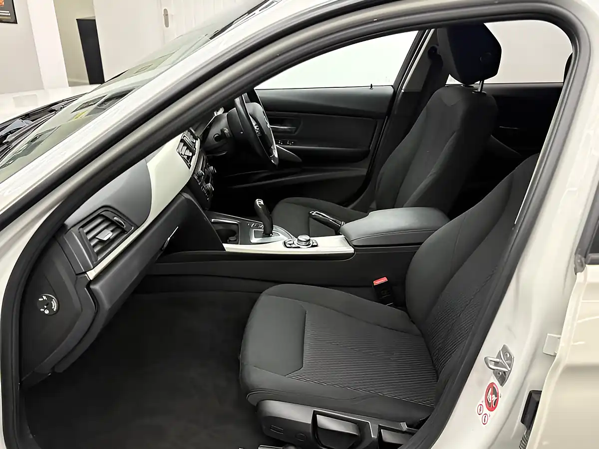 Used 2016 BMW 3 Series Se Touring Mineral White - Interior and Exterior details 18