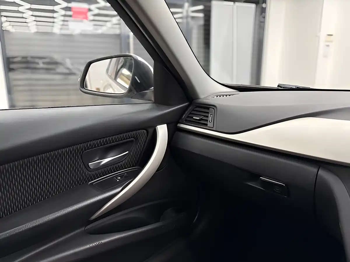 Used 2016 BMW 3 Series Se Touring Mineral White - Interior and Exterior details 20