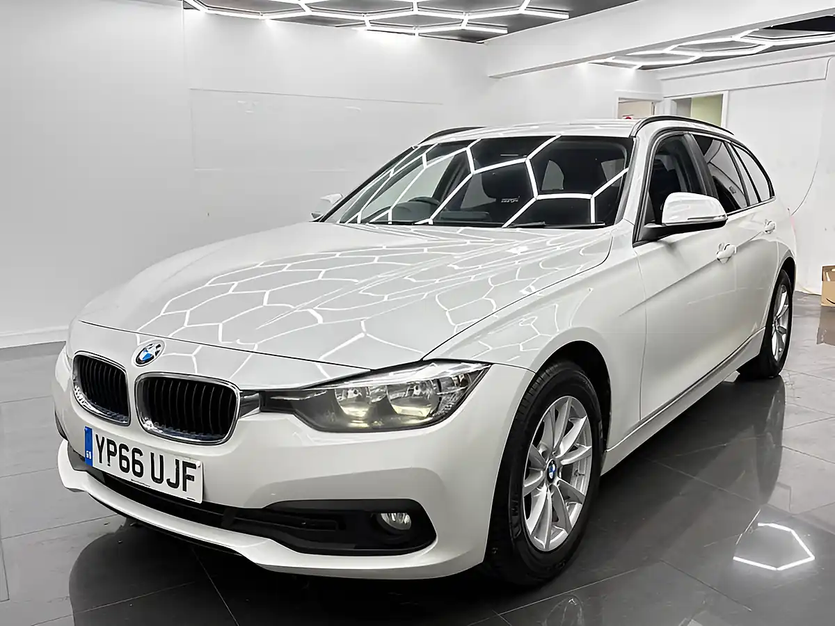 Used 2016 BMW 3 Series Se Touring Mineral White - Interior and Exterior details 4