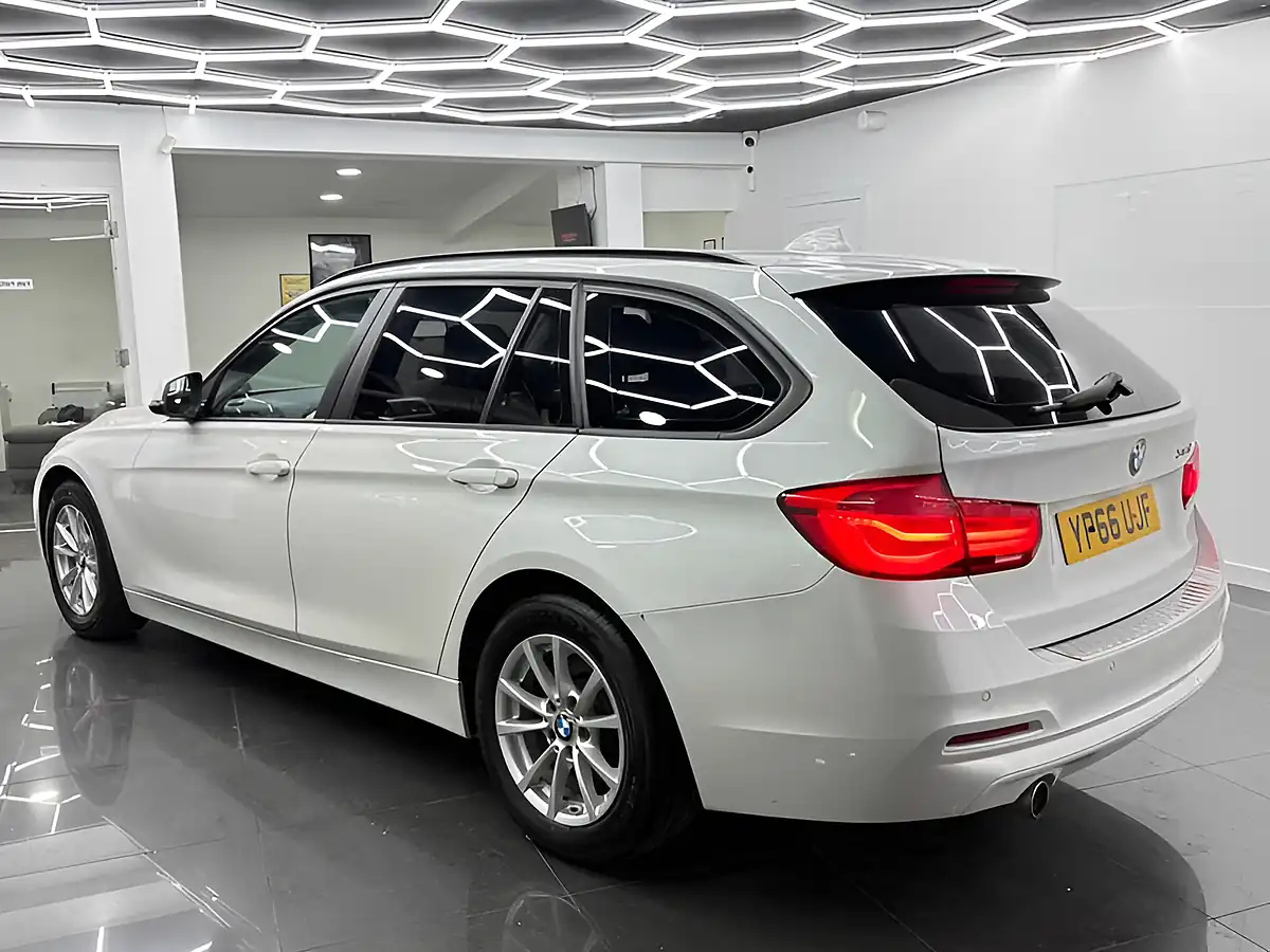 Used 2016 BMW 3 Series Se Touring Mineral White - Interior and Exterior details 5