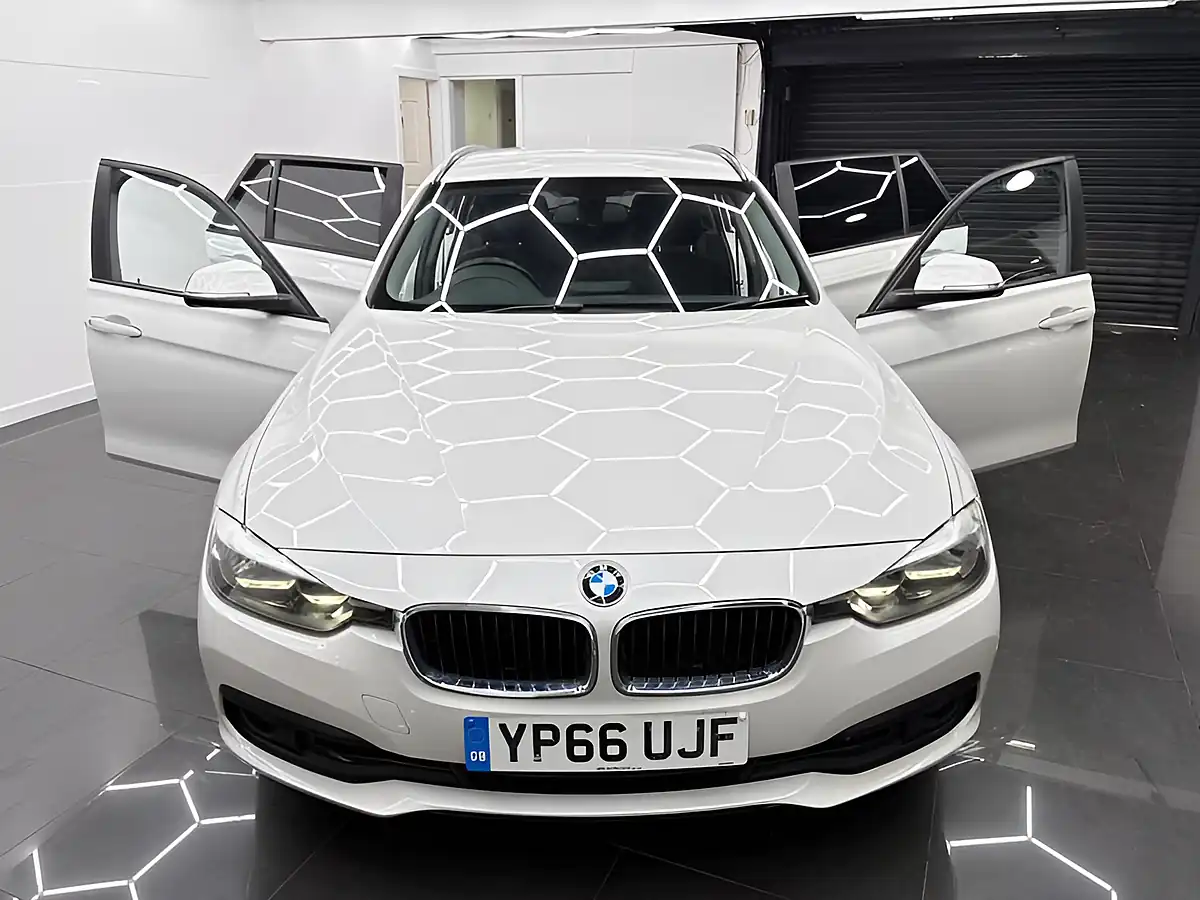Used 2016 BMW 3 Series Se Touring Mineral White - Interior and Exterior details 7