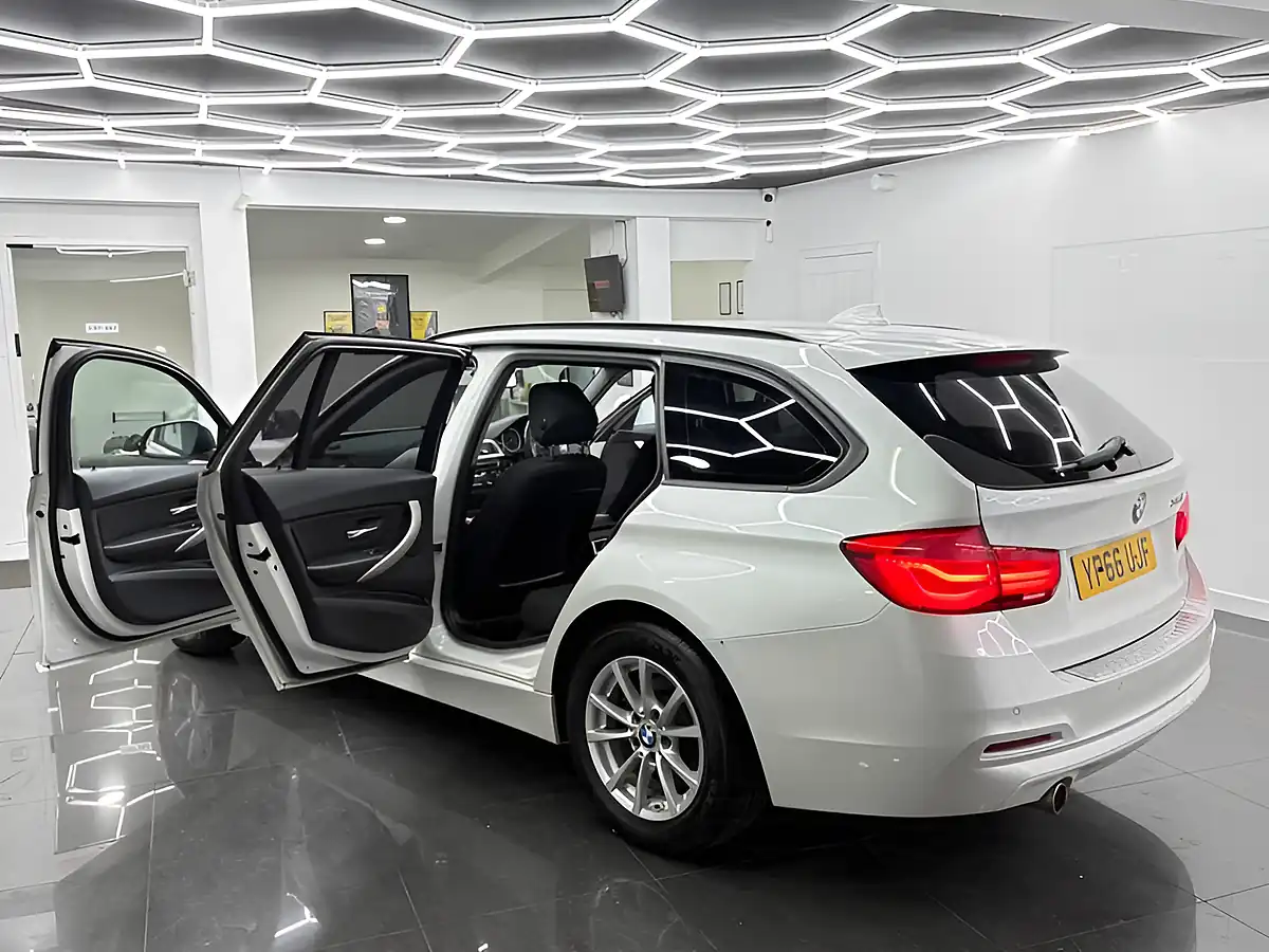 Used 2016 BMW 3 Series Se Touring Mineral White - Interior and Exterior details 9
