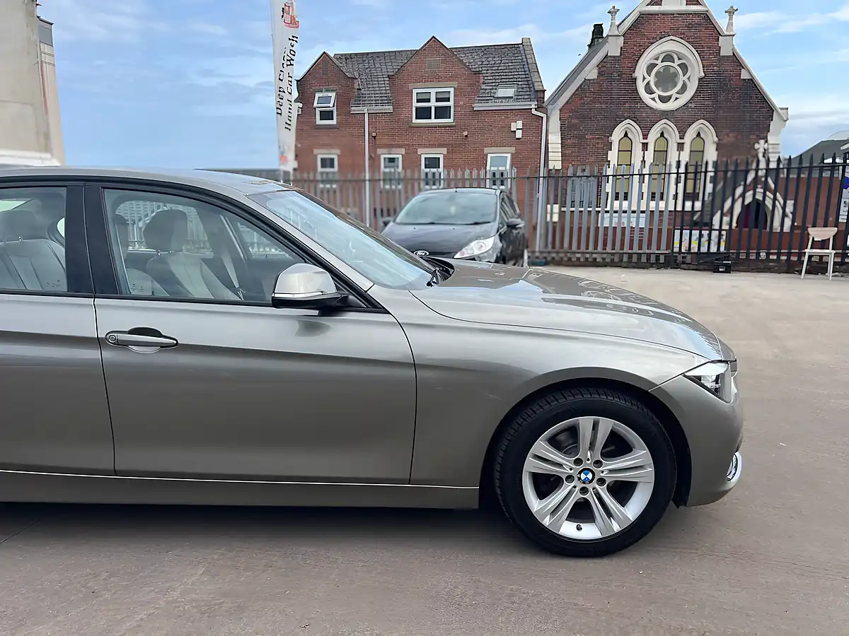 Used 2016 BMW 3 Series Sport Silver - Interior and Exterior details 9