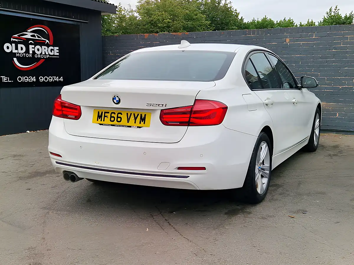 Used 2016 BMW 3 Series Sport White - Interior and Exterior details 13