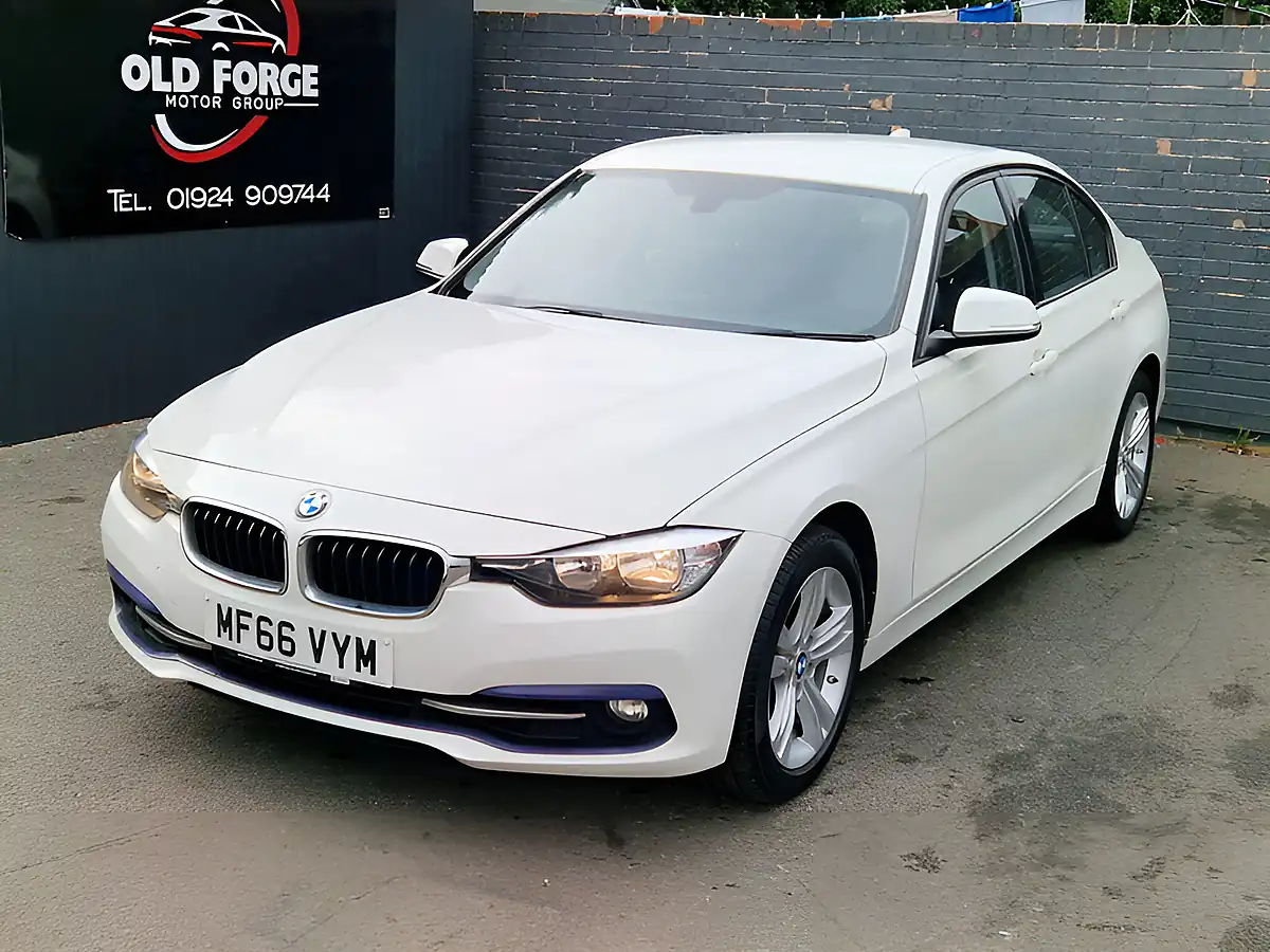 Used 2016 BMW 3 Series Sport White - Interior and Exterior details 5