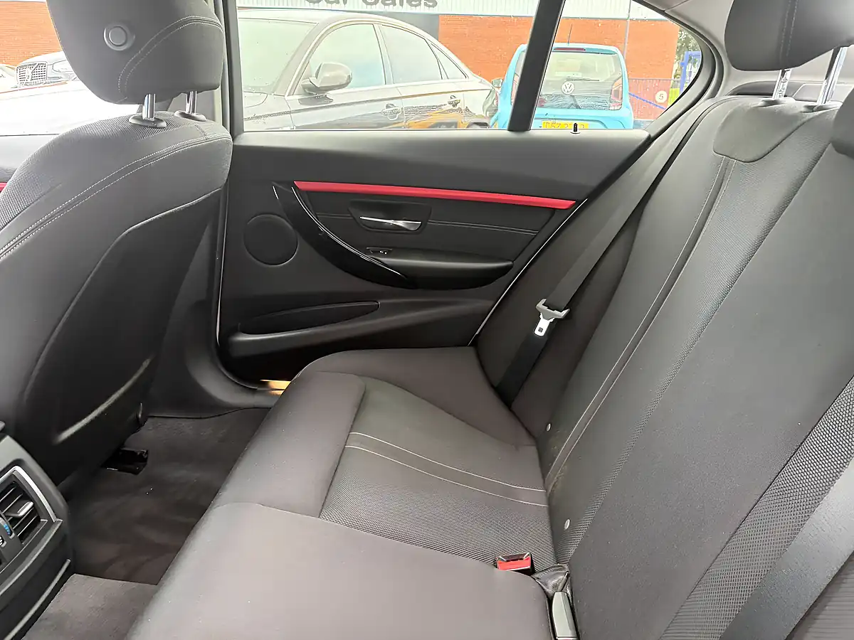 Used 2016 BMW 3 Series Sport White - Interior and Exterior details 15