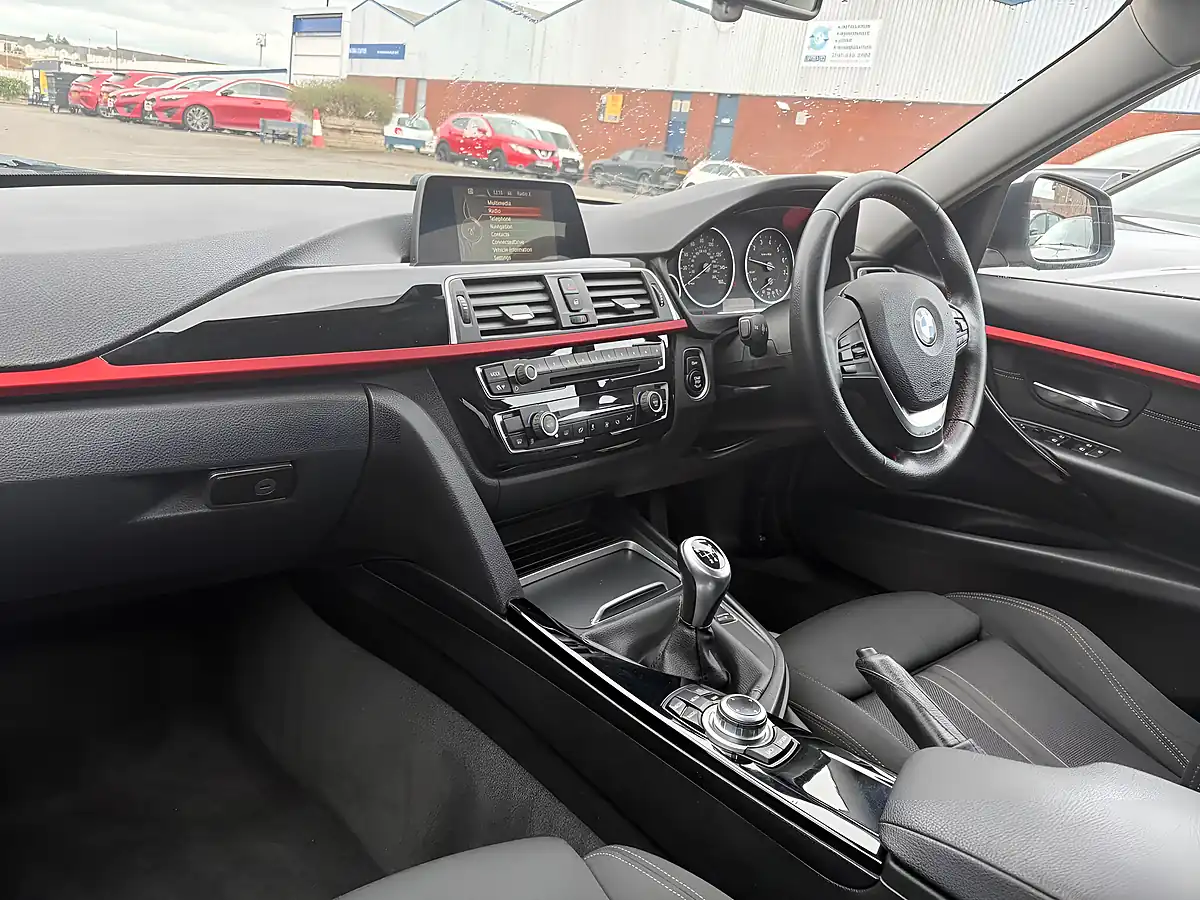 Used 2016 BMW 3 Series Sport White - Interior and Exterior details 16