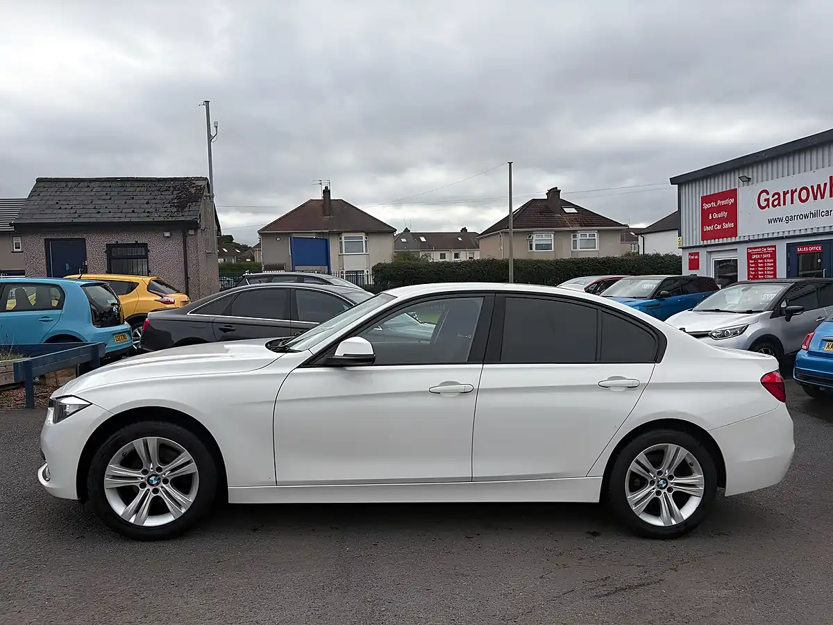 Used 2016 BMW 3 Series Sport White - Interior and Exterior details 6