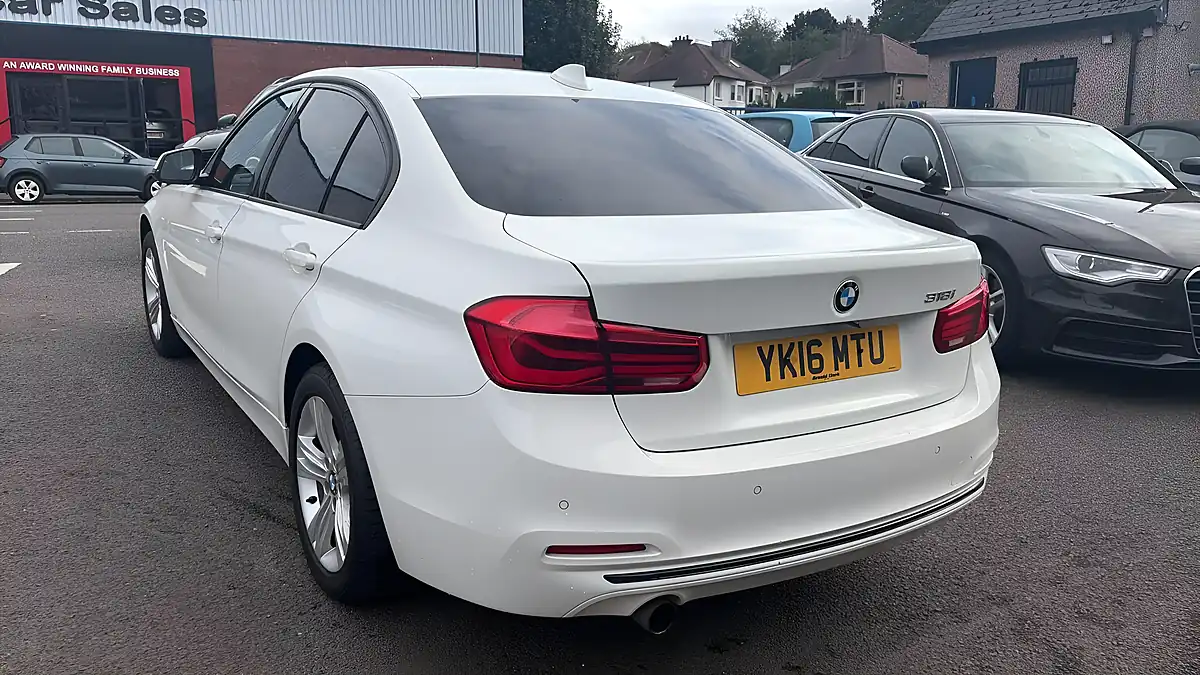 Used 2016 BMW 3 Series Sport White - Interior and Exterior details 8