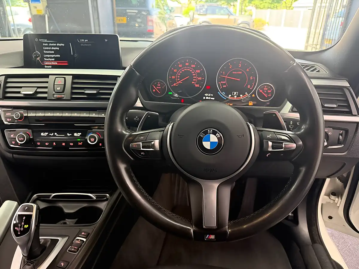 Used 2016 BMW 4 Series Gran Coupe M Sport White - Interior and Exterior details 5