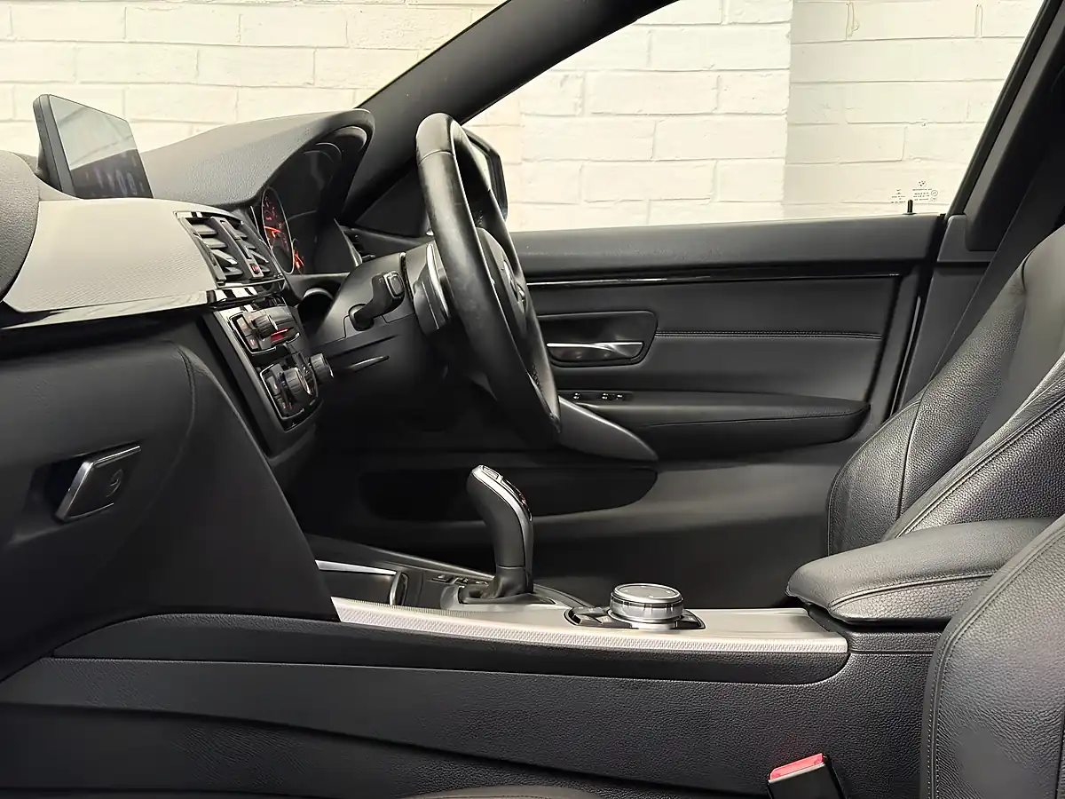 Used 2016 BMW 4 Series Gran Coupe M Sport White - Interior and Exterior details 11