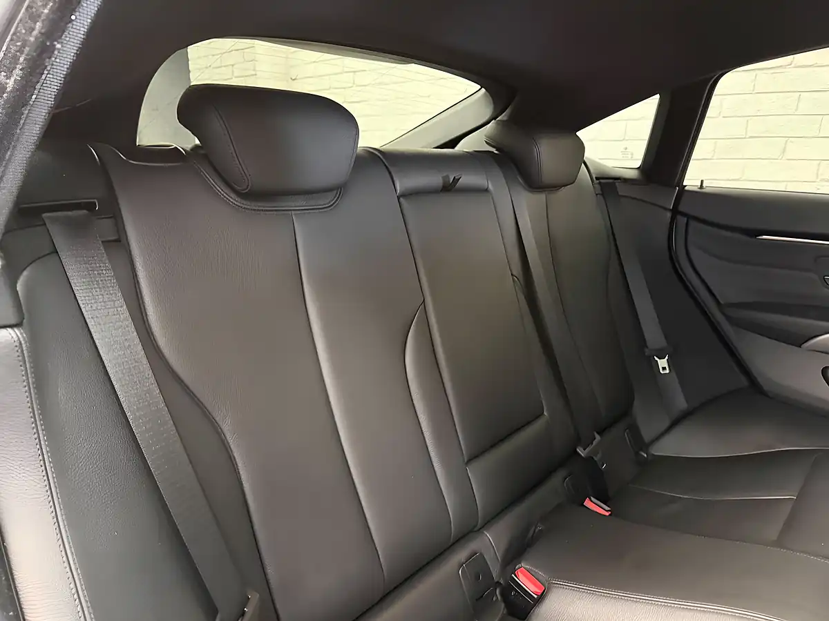 Used 2016 BMW 4 Series Gran Coupe M Sport White - Interior and Exterior details 15