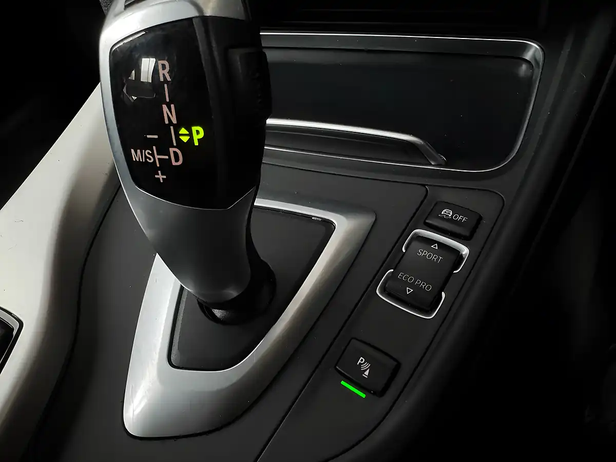 Used 2016 BMW 4 Series Gran Coupe Se Black - Interior and Exterior details 14