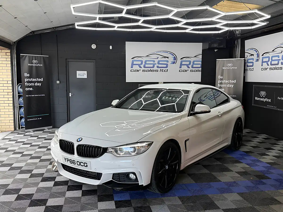 Used 2016 BMW 4 Series M Sport Alpine White - Interior and Exterior details 10