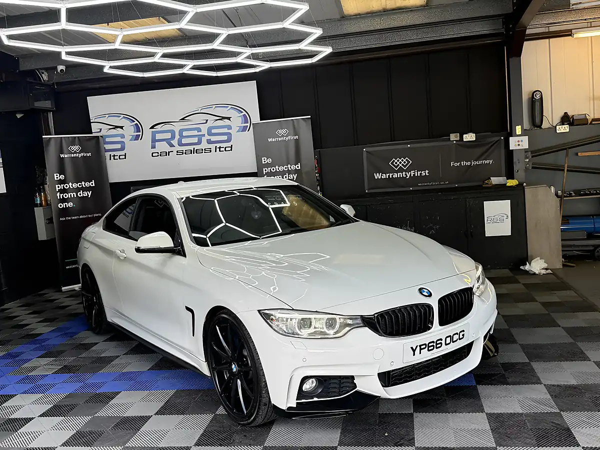 Used 2016 BMW 4 Series M Sport Alpine White - Interior and Exterior details 13