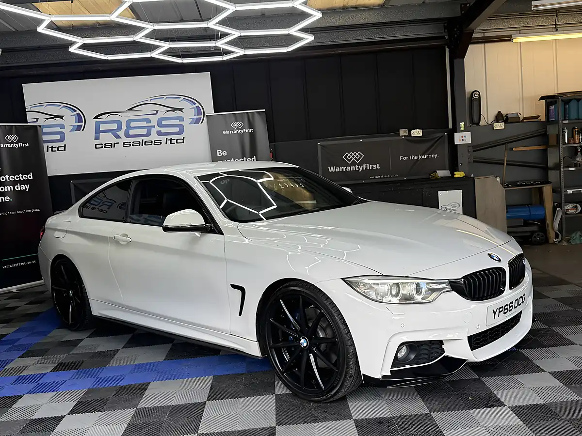 Used 2016 BMW 4 Series M Sport Alpine White - Interior and Exterior details 14