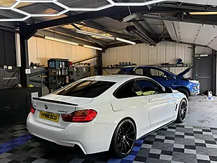 Used 2016 BMW 4 Series M Sport Alpine White - Interior and Exterior details 5