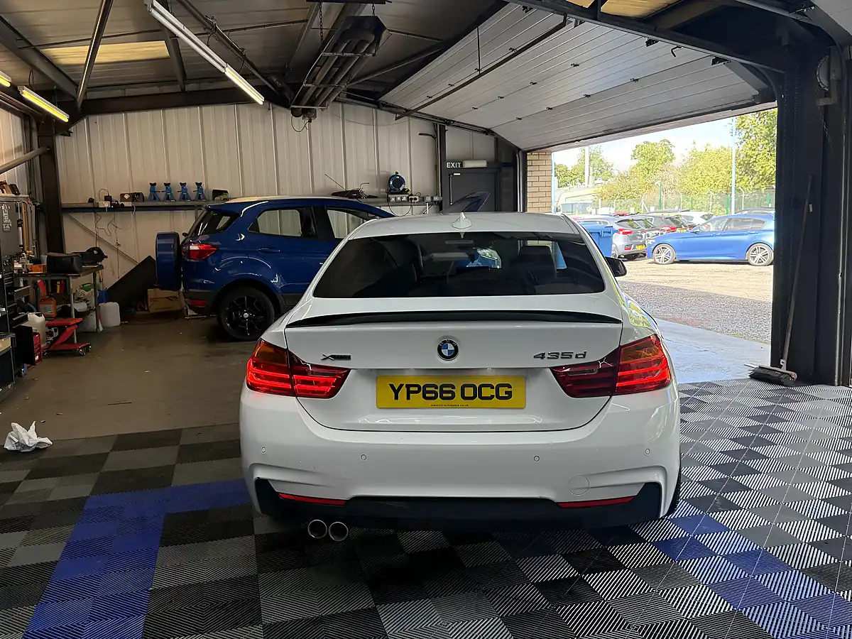 Used 2016 BMW 4 Series M Sport Alpine White - Interior and Exterior details 6