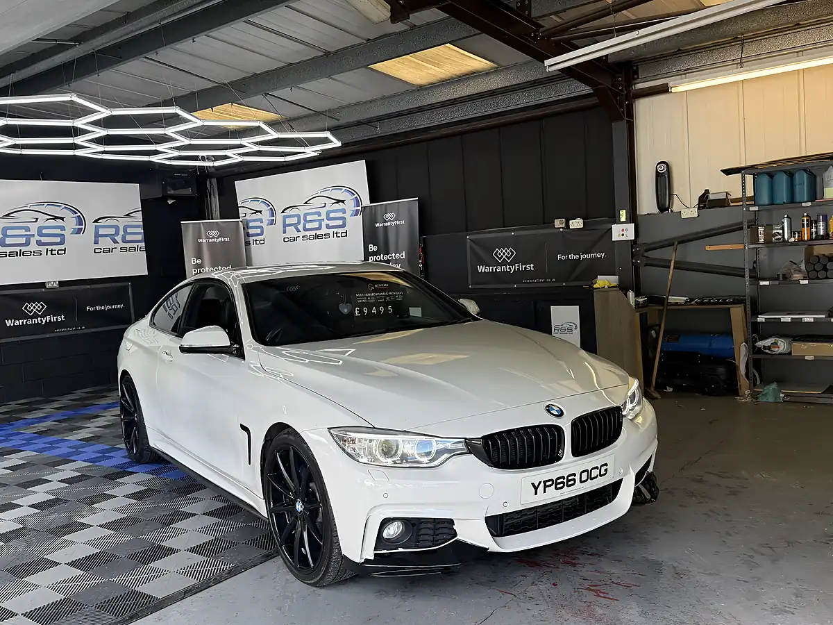 Used 2016 BMW 4 Series M Sport Alpine White - Interior and Exterior details 7