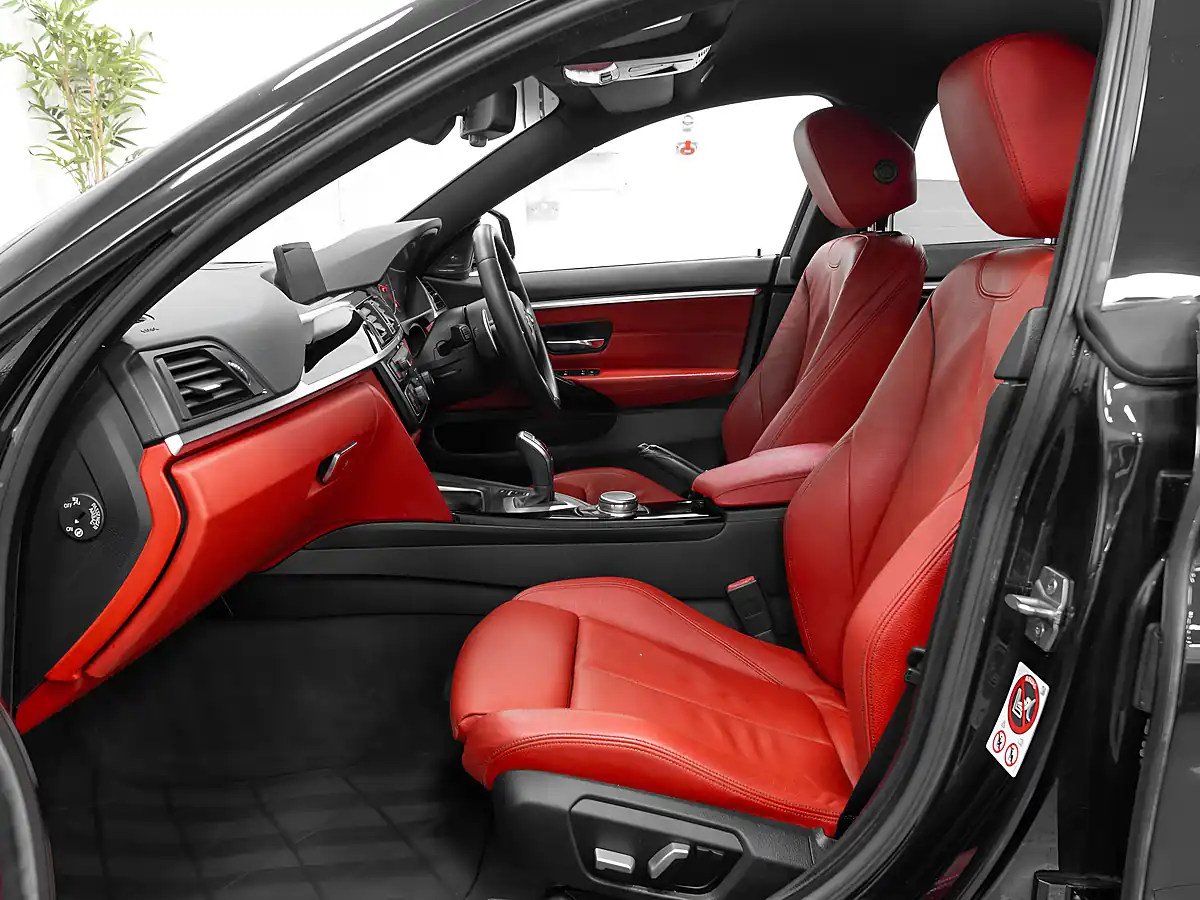 Used 2016 BMW 4 Series M Sport Black Sapphire - Interior and Exterior details 14