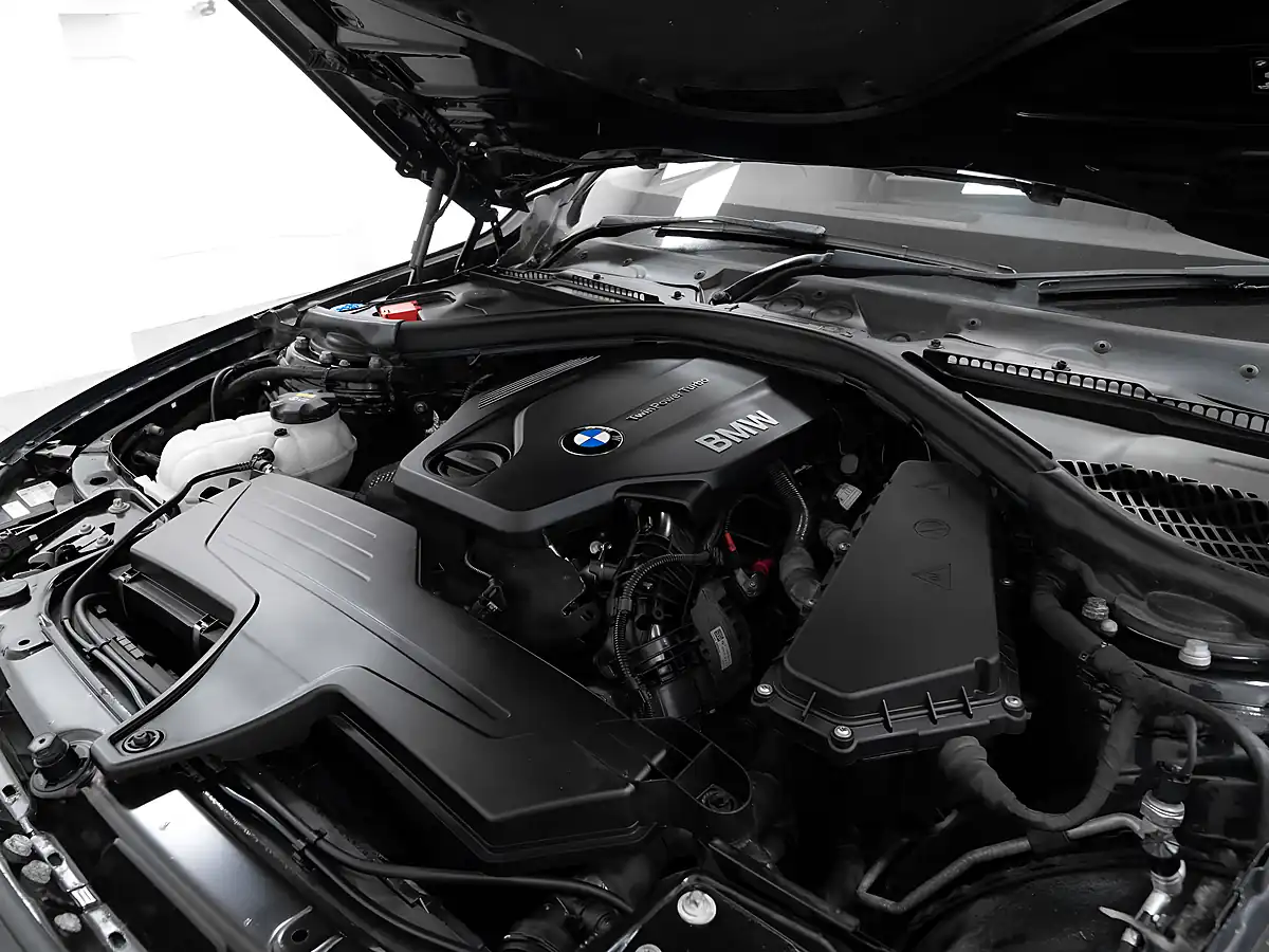 Used 2016 BMW 4 Series M Sport Black Sapphire - Interior and Exterior details 17