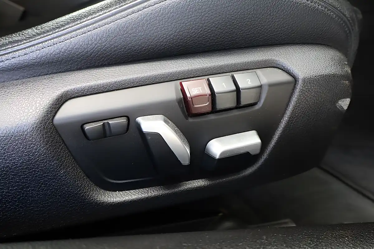 Used 2016 BMW 4 Series M Sport Mineral Grey - Interior and Exterior details 9
