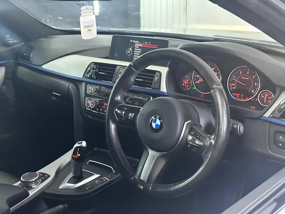 Used 2016 BMW 4 Series M Sport Silver - Interior and Exterior details 15