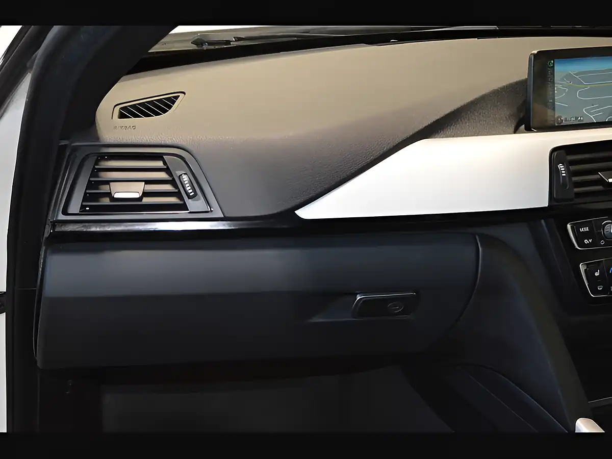 Used 2016 BMW 4 Series M Sport White - Interior and Exterior details 17