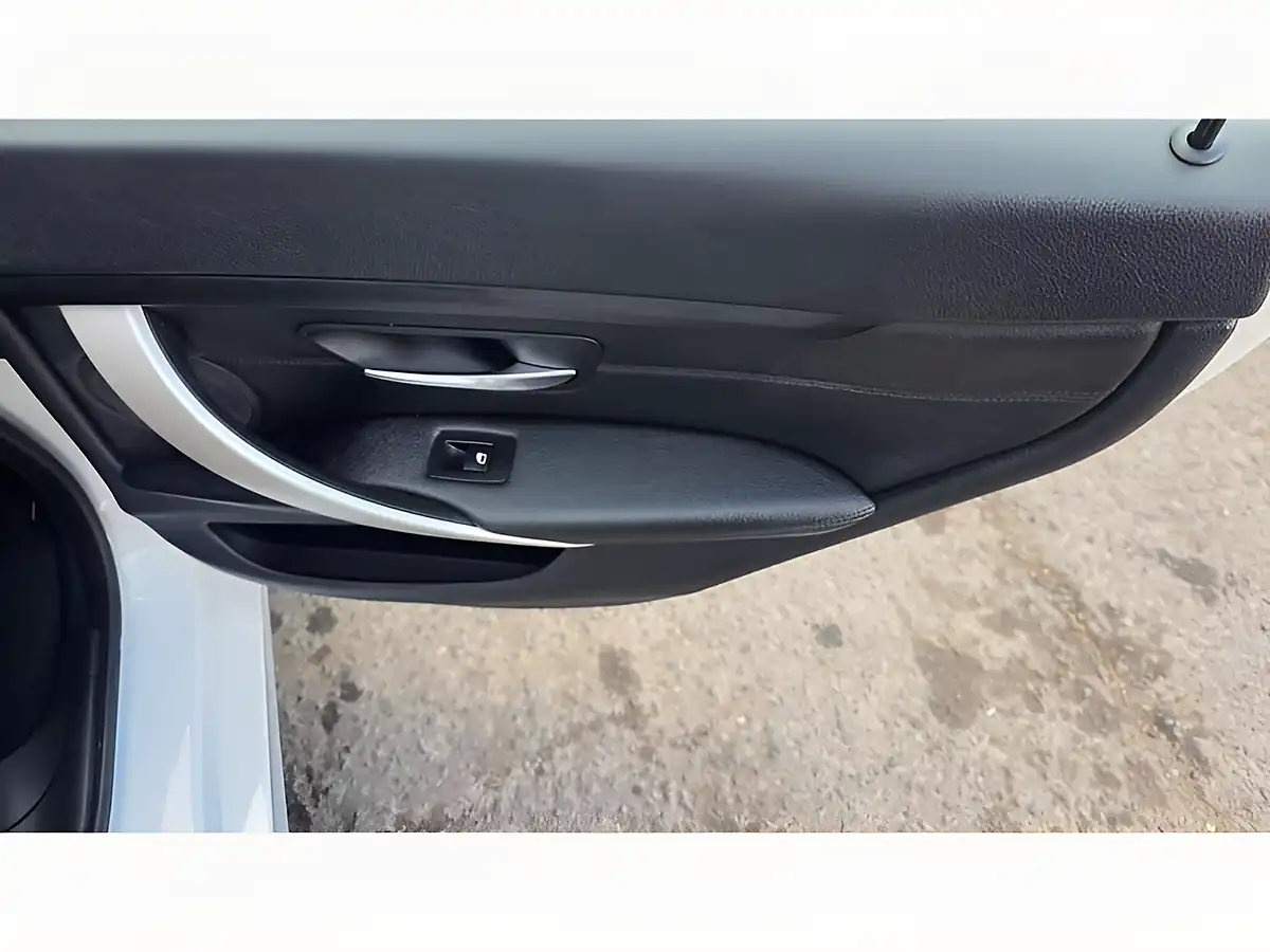 Used 2016 BMW 4 Series Se White - Interior and Exterior details 17
