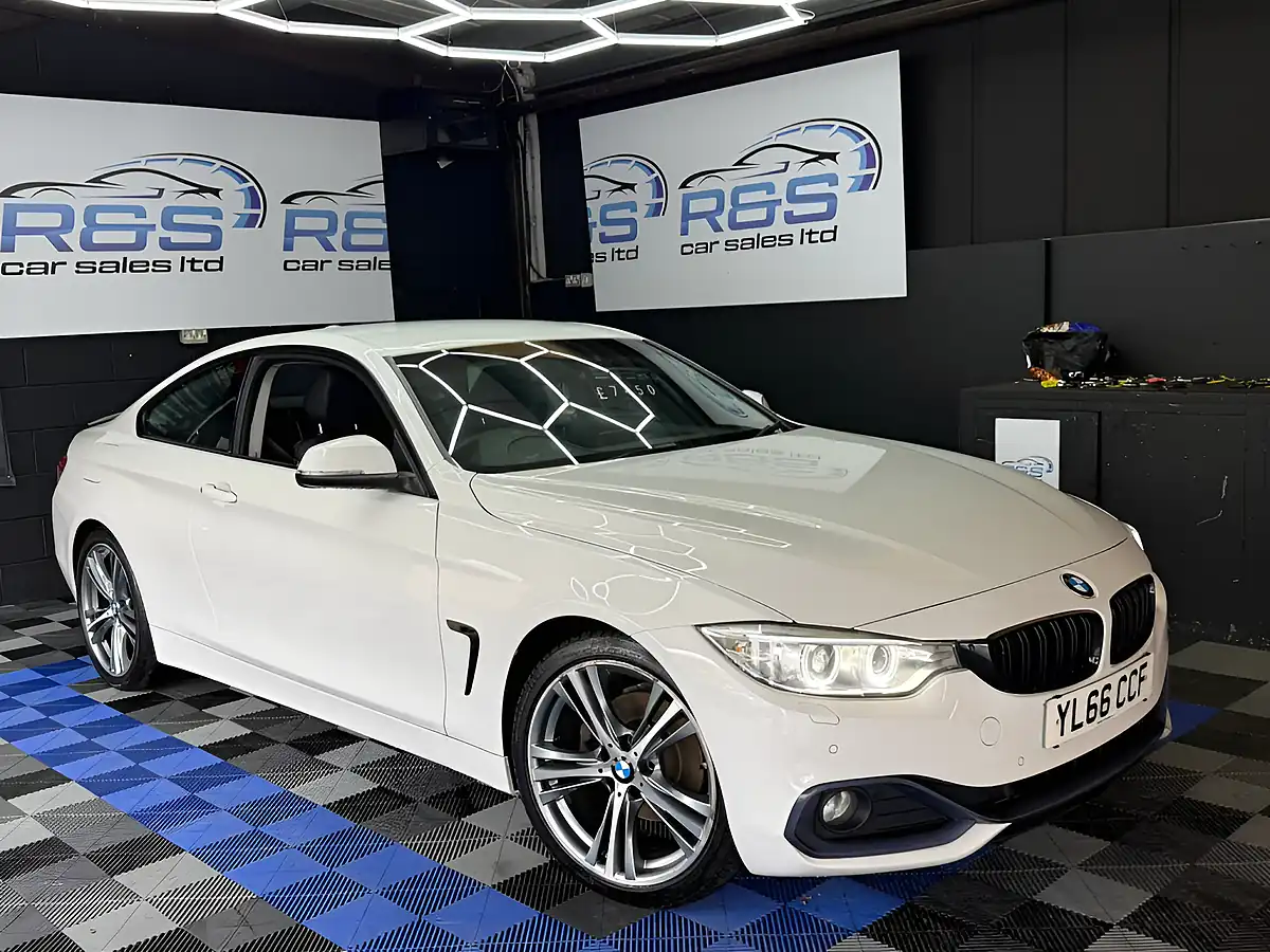 Used 2016 BMW 4 Series Sport White - Front View