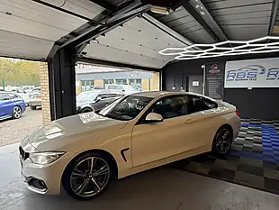 Used 2016 BMW 4 Series Sport White - Interior and Exterior details 13