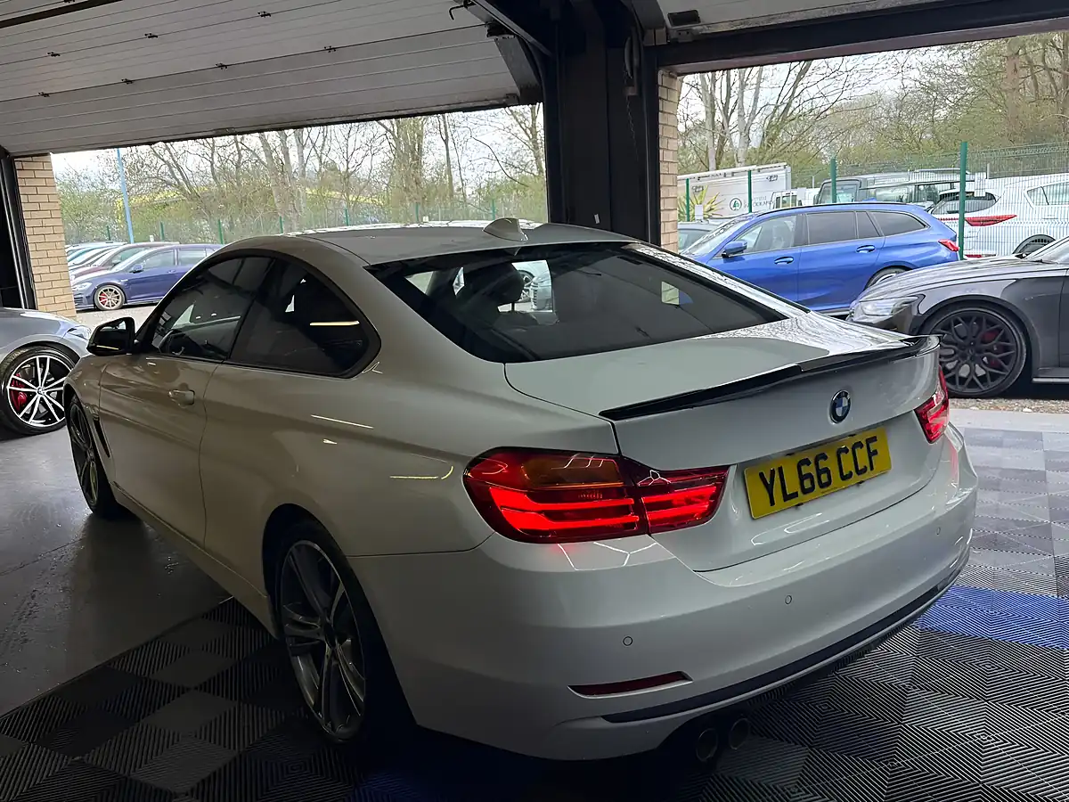 Used 2016 BMW 4 Series Sport White - Interior and Exterior details 14