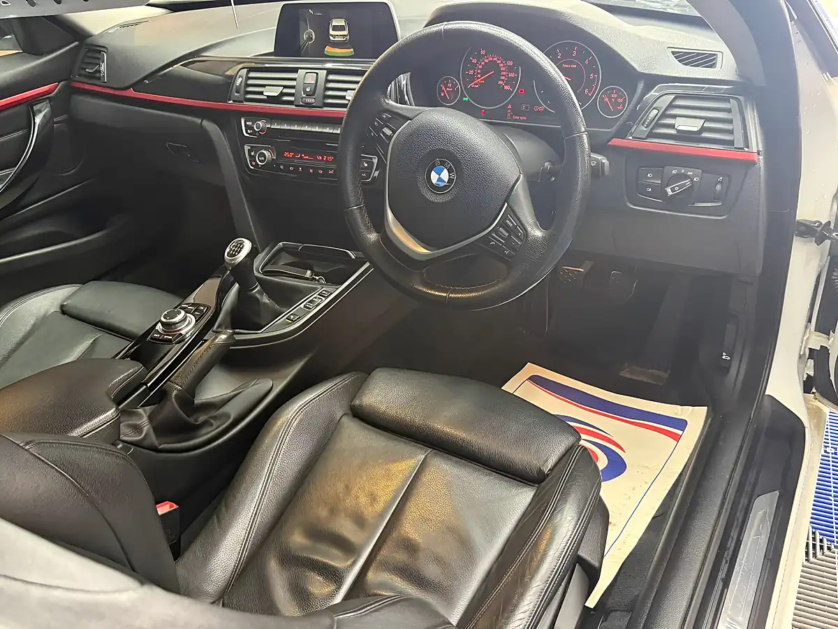 Used 2016 BMW 4 Series Sport White - Interior and Exterior details 16