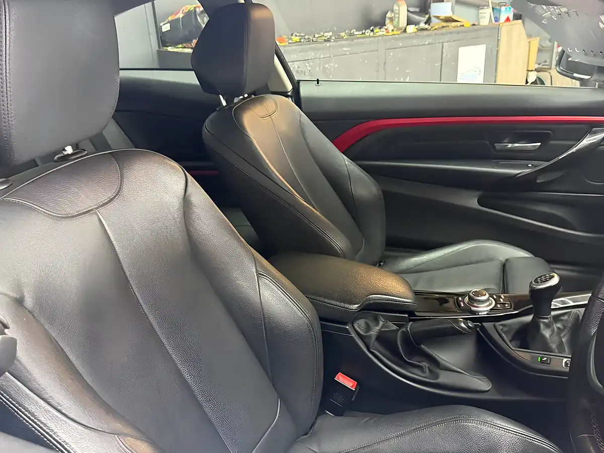 Used 2016 BMW 4 Series Sport White - Interior and Exterior details 17