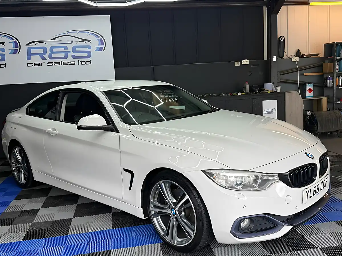 Used 2016 BMW 4 Series Sport White - Interior and Exterior details 2