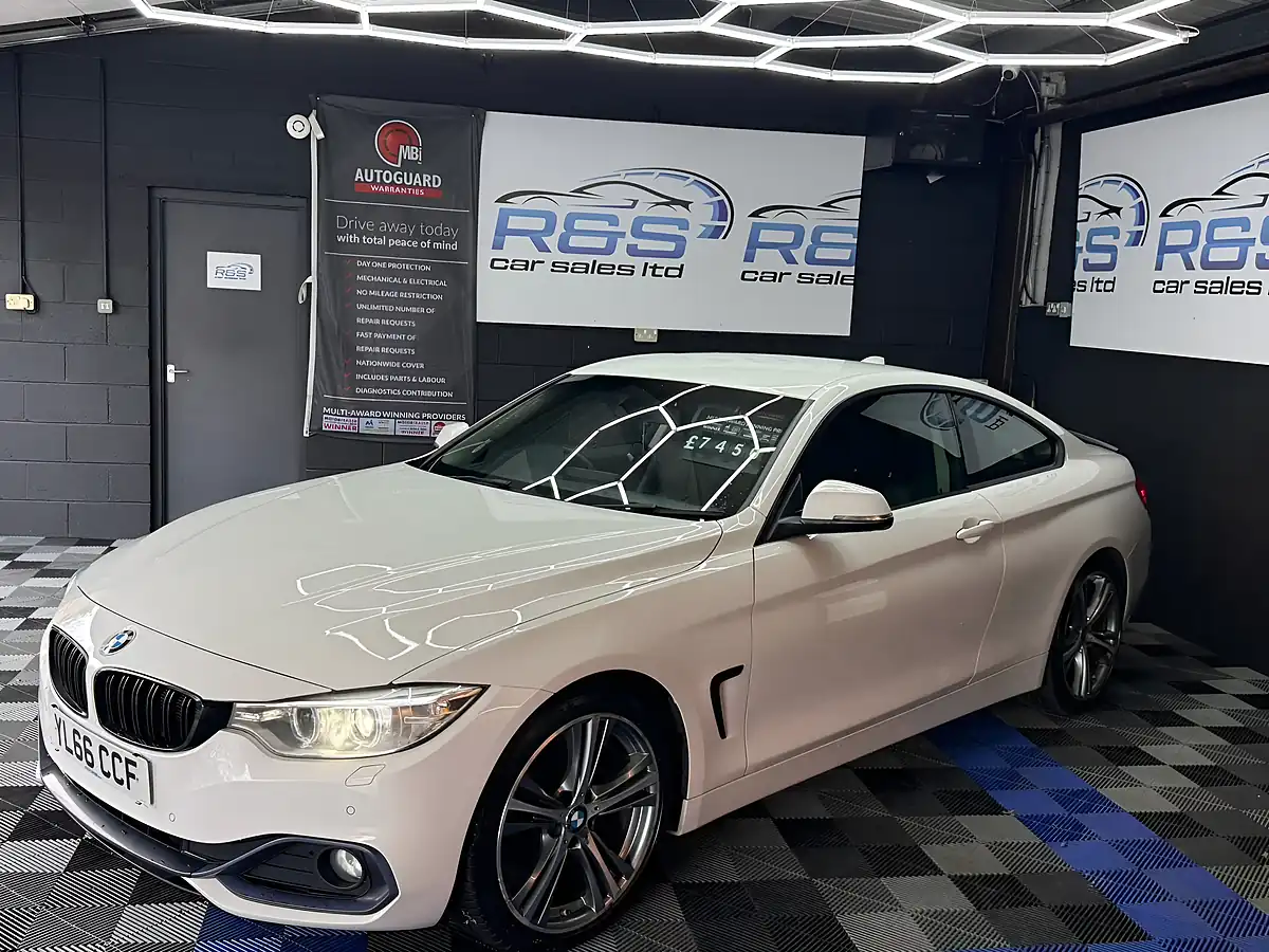 Used 2016 BMW 4 Series Sport White - Interior and Exterior details 3