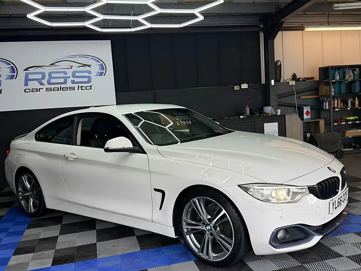Used 2016 BMW 4 Series Sport White - Interior and Exterior details 7