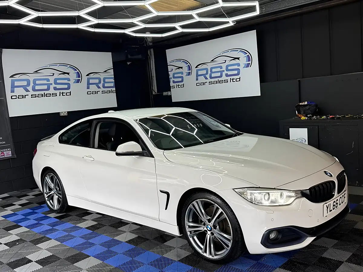Used 2016 BMW 4 Series Sport White - Interior and Exterior details 9