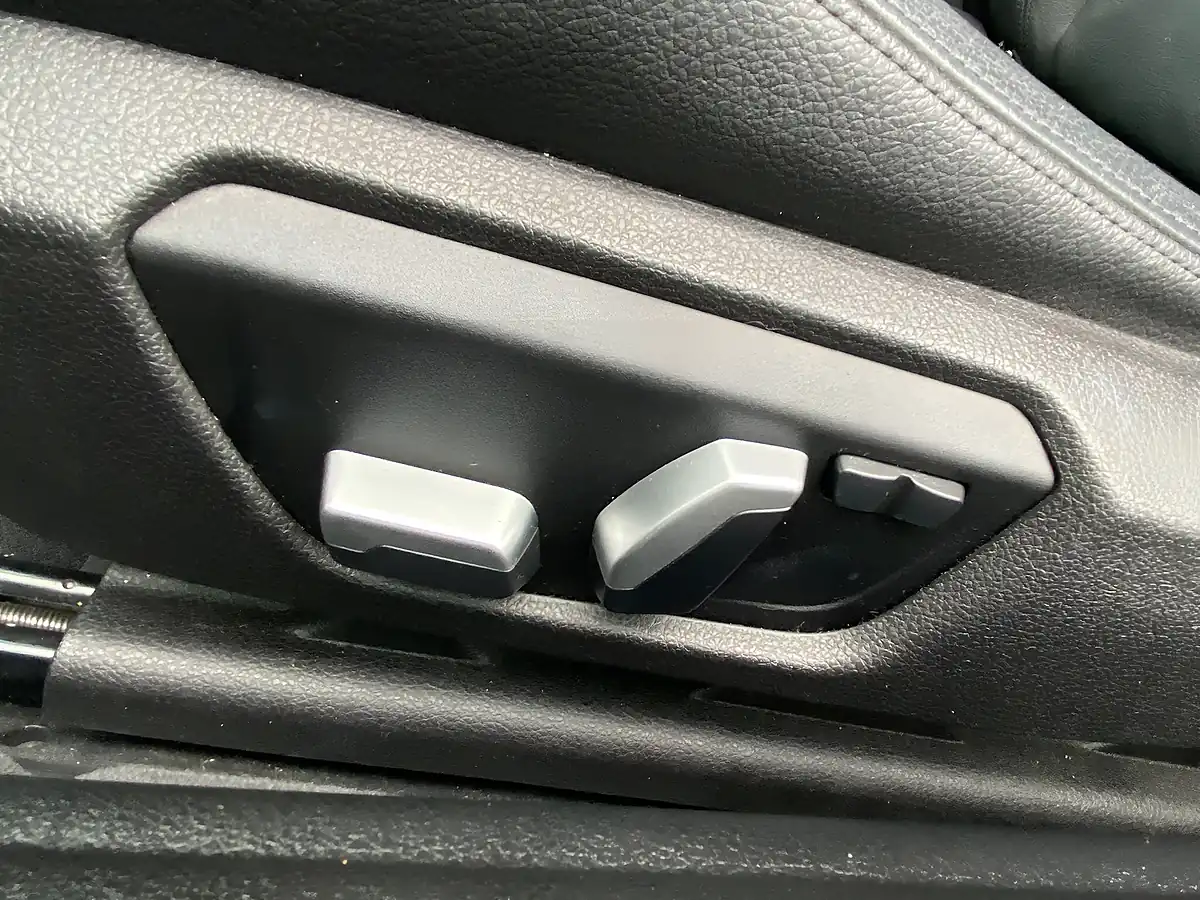 Used 2016 BMW 430d M Sport White - Interior and Exterior details 13