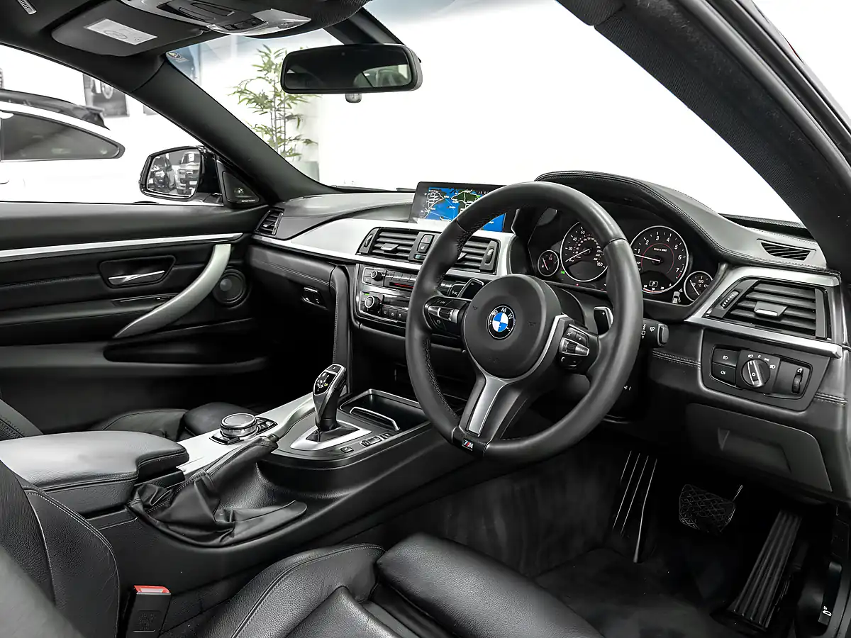 Used 2016 BMW 440i M Sport Alpine White - Interior and Exterior details 12