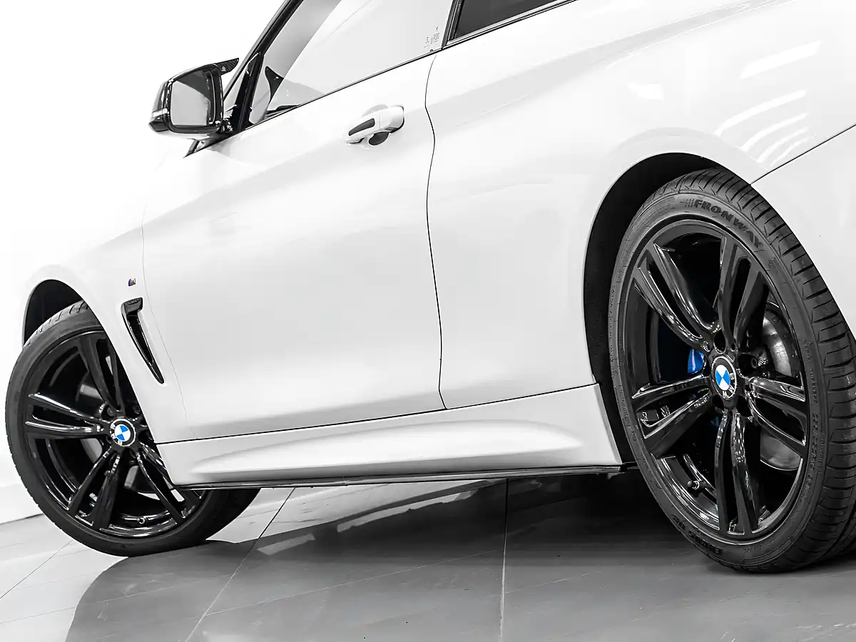 Used 2016 BMW 440i M Sport Alpine White - Interior and Exterior details 9