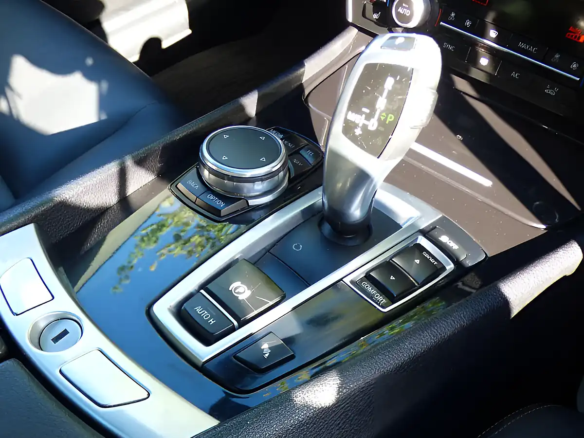 Used 2016 BMW 5 Series Gran Turismo Luxury GT Silver - Interior and Exterior details 19
